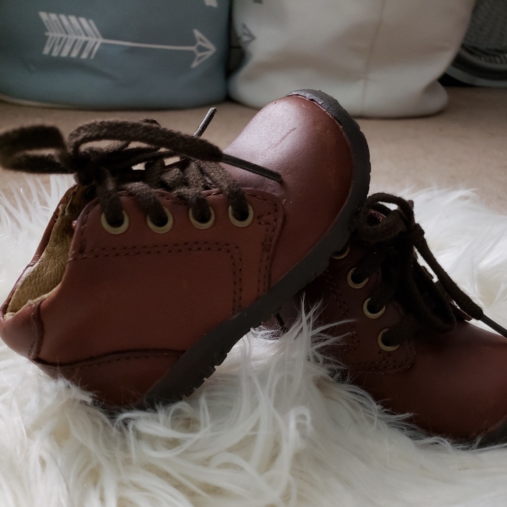 Stride Rite Soft Motion Sneakers